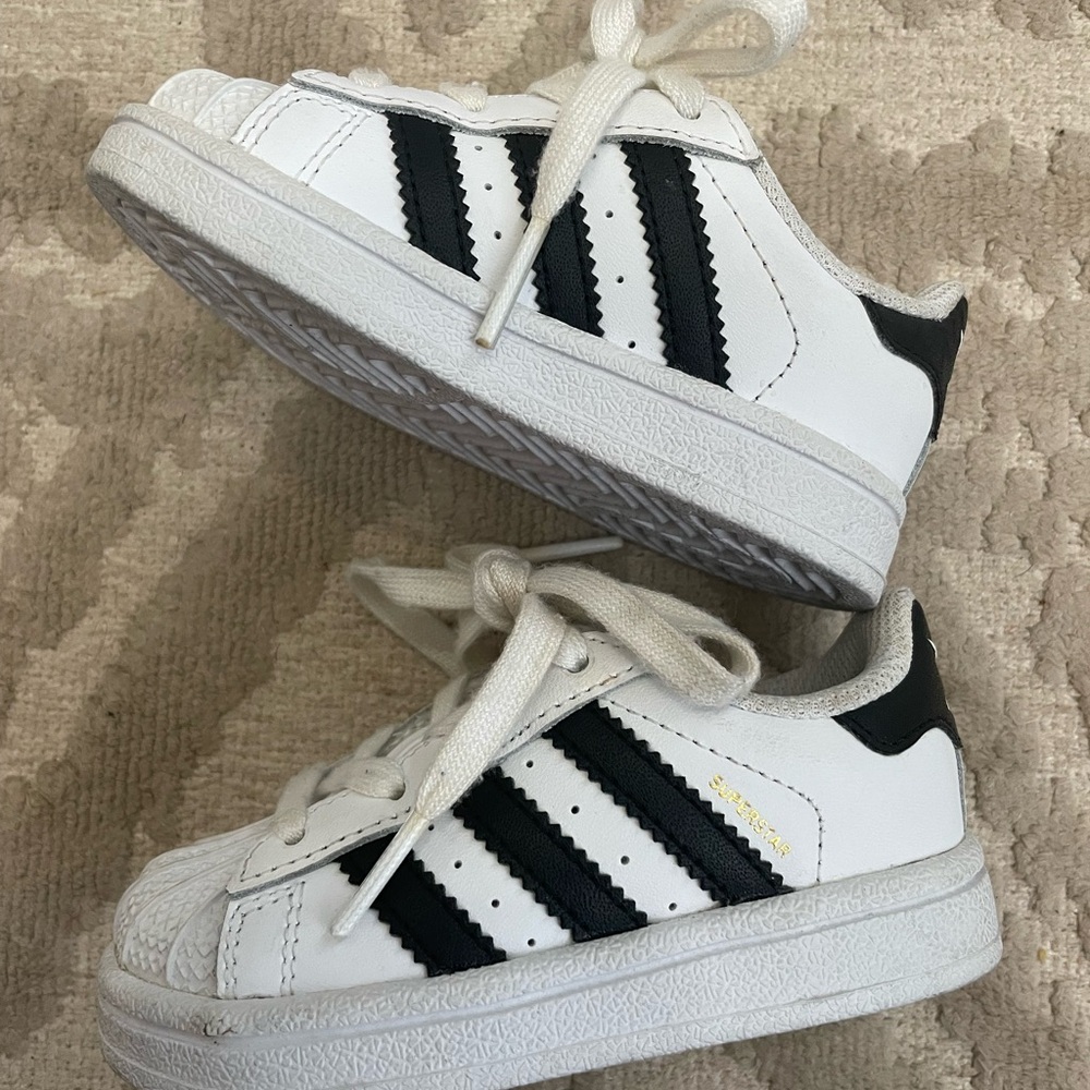 Adidas Superstar Barely Worn Toddler Size 5 Sneakers White and Black